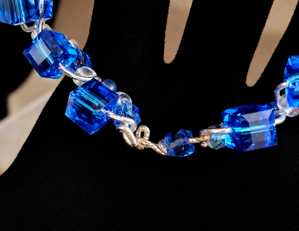 💎 Cubes of the Deep Bracelet