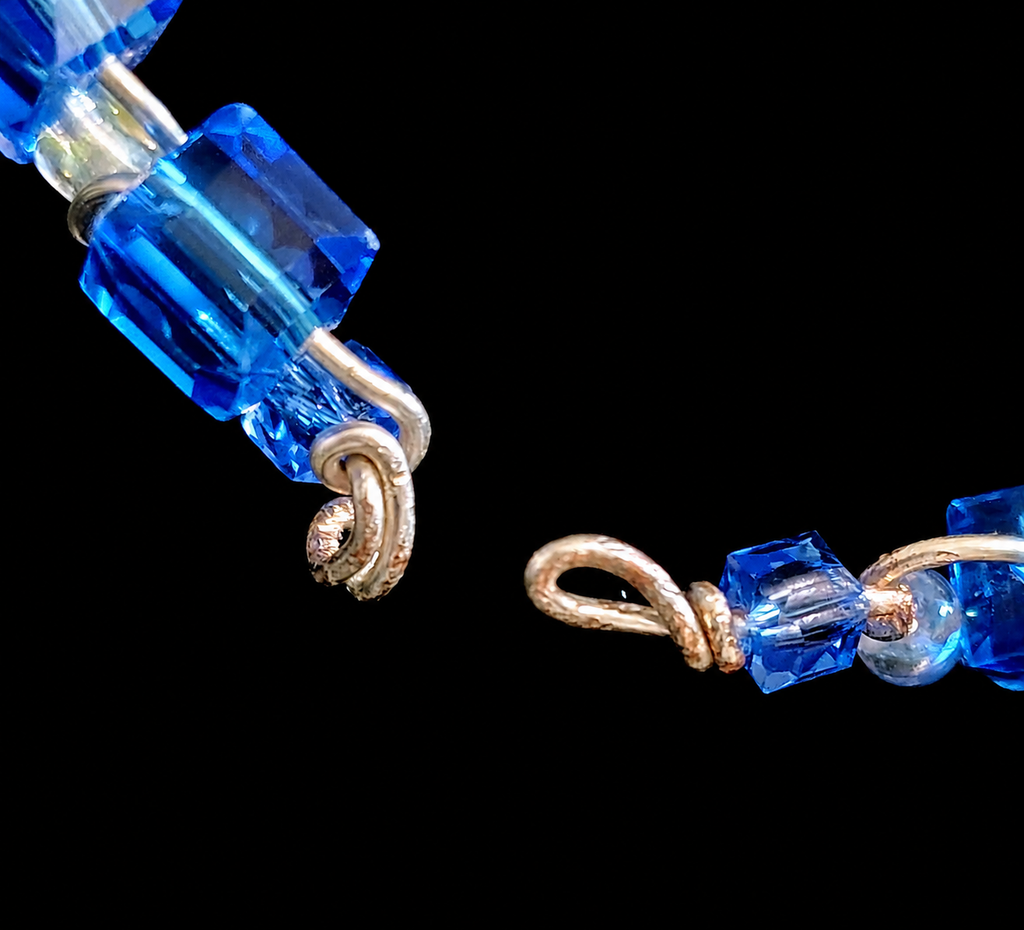 💎 Cubes of the Deep Bracelet